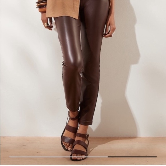 NWT! Banana Republic High Rise Black Vegan Faux Leather Leggings - Multiple 💕 - Picture 3 of 4